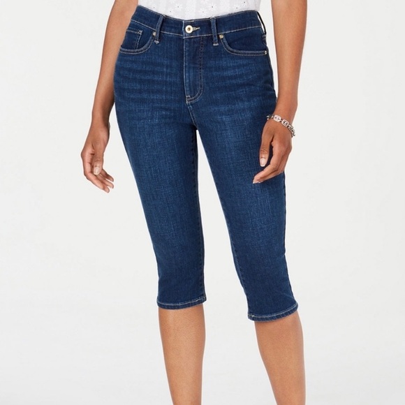 Tommy Hilfiger Woman’s Capri Denim
NWT - Picture 2 of 7